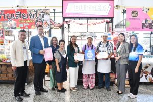 รับมอบป้ายรับรองมาตรฐานสุขาภิบาลอาหาร