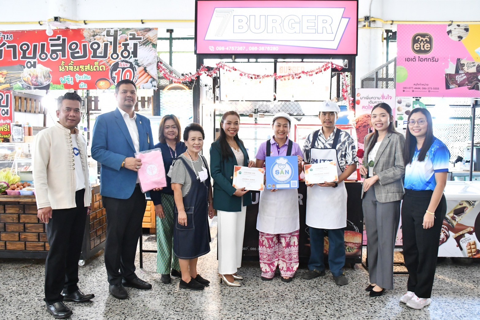 รับมอบป้ายรับรองมาตรฐานสุขาภิบาลอาหาร