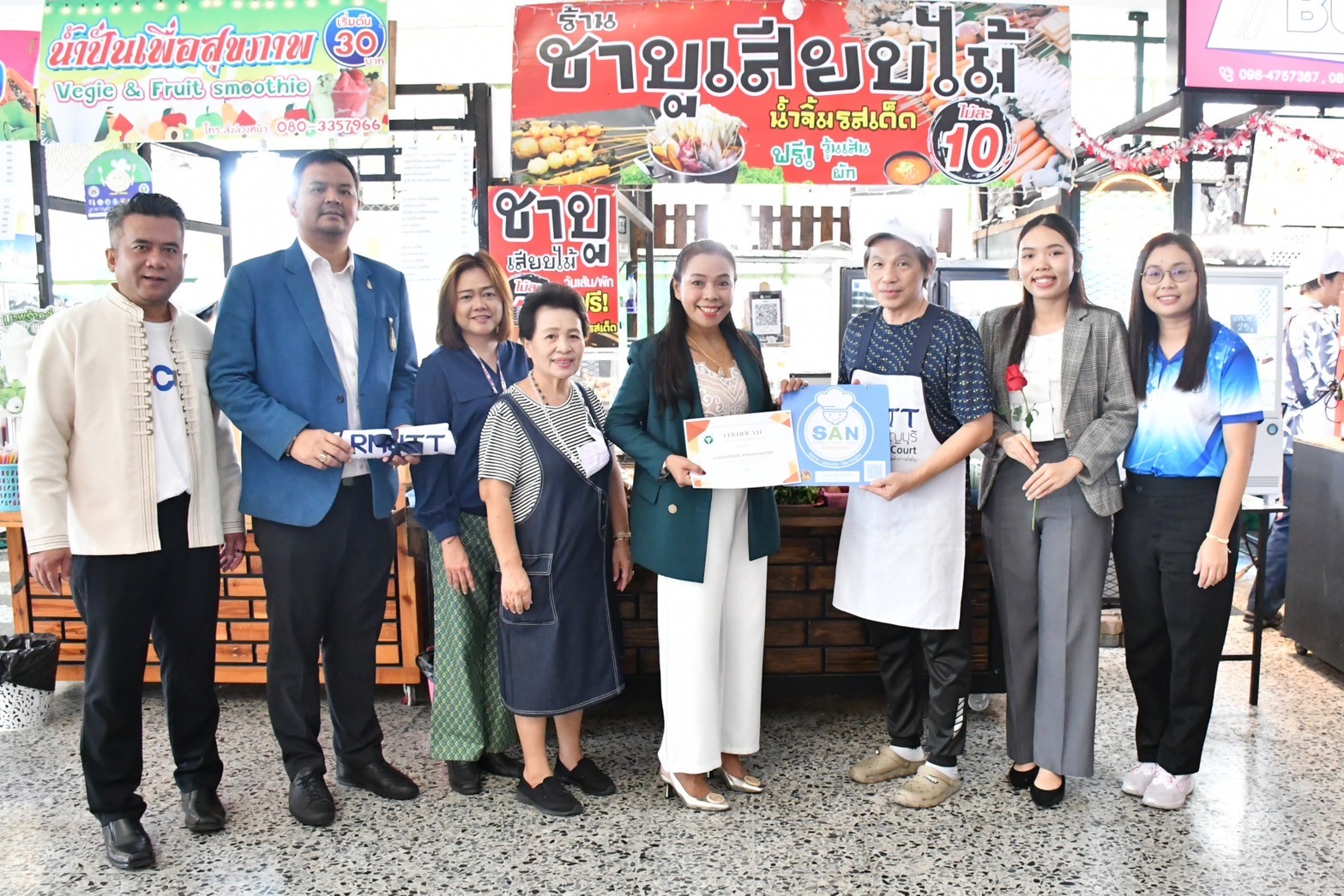 รับมอบป้ายรับรองมาตรฐานสุขาภิบาลอาหาร