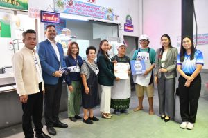 รับมอบป้ายรับรองมาตรฐานสุขาภิบาลอาหาร