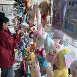 สำนักจัดการทรัพย์สิน มทร.ธัญบุรี ได้สนับสนุนพื้นที่ให้แก่ผู้พิการและครอบครัวของผู้พิการจำหน่ายสินค้าเพื่อหารายได้เลี้ยงชีพ